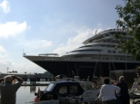 Kreuzfahrtschiff Prinsendam an der Schleuse in Brunsbttel